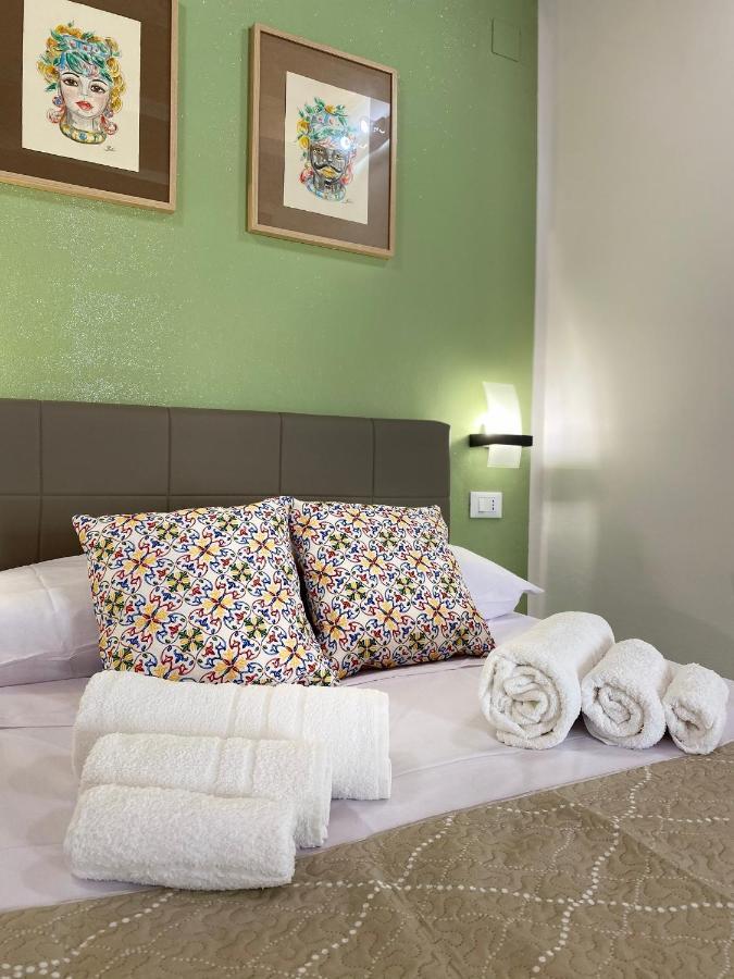 Tanto Di Cappello Home Palerme Extérieur photo